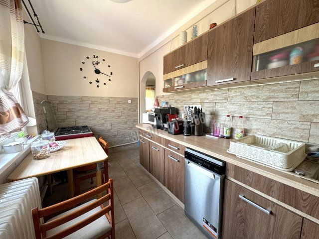 Eladó családi ház, Újrónafőn 66.9 M Ft, 3 szobás