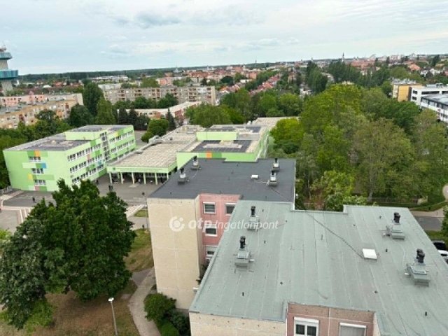 Eladó panellakás, Győrött 44.9 M Ft, 1+2 szobás