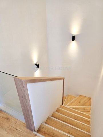 Eladó ikerház, Pécsett 134.9 M Ft, 4 szobás