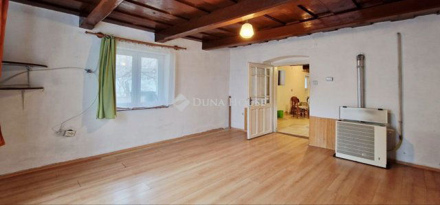 Eladó családi ház, Pencen 49.9 M Ft, 2 szobás