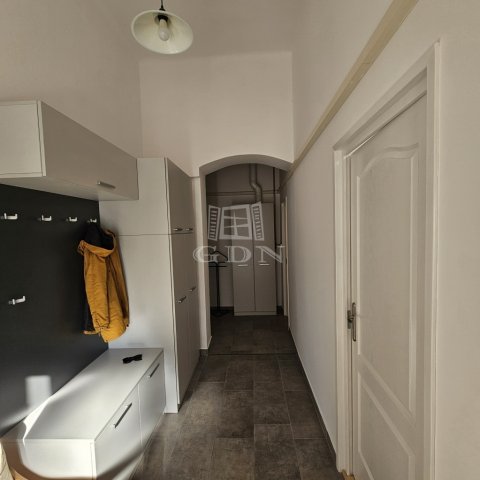 Kiadó téglalakás, albérlet, Szegeden 230 E Ft / hó, 1+1 szobás