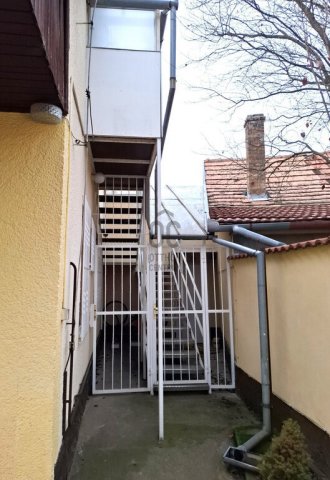 Eladó téglalakás, Üllőn 74.5 M Ft, 3 szobás