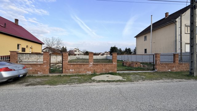 Eladó telek, Szigetszentmiklóson 45 M Ft / költözzbe.hu