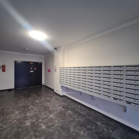 Eladó téglalakás, Siófokon 70.9 M Ft, 2 szobás