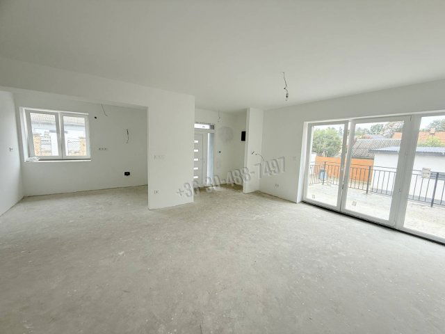 Eladó családi ház, Vácon 130 M Ft, 5+1 szobás