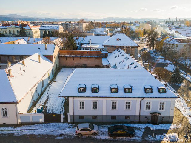 Eladó hotel, Szécsényen 250 M Ft, 20 szobás