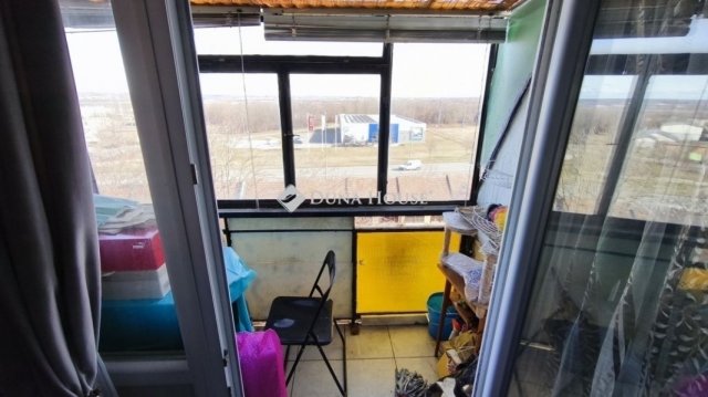 Eladó panellakás, Pécsett 40.5 M Ft, 2 szobás