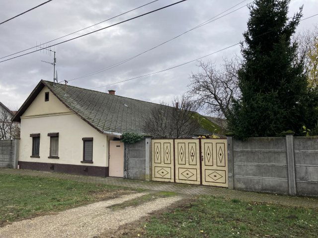 Eladó családi ház, Makón 31 M Ft, 4+2 szobás