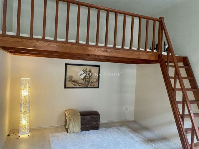 Eladó téglalakás, Budapesten, VI. kerületben 79.9 M Ft, 2 szobás