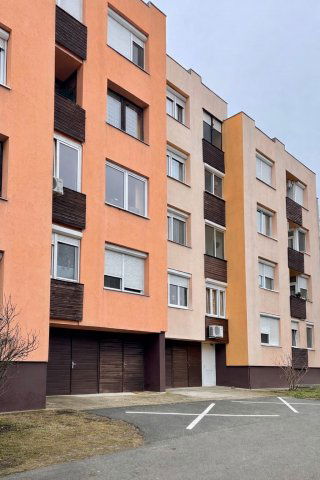 Eladó téglalakás, Keszthelyen 43.5 M Ft, 1+1 szobás