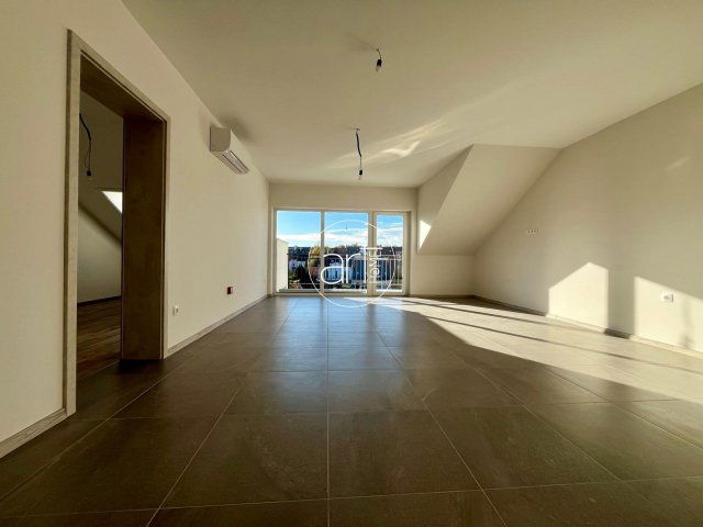 Eladó téglalakás, Szegeden, Szent-Györgyi Albert utcában