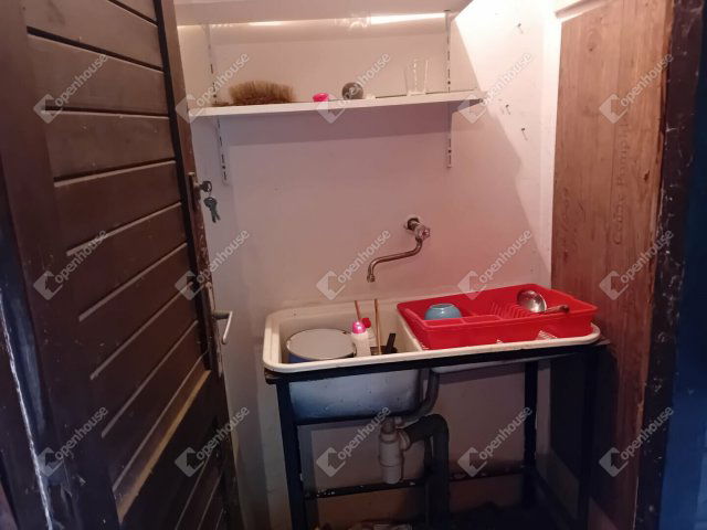 Eladó nyaraló, Tatabányán 11.5 M Ft, 1 szobás