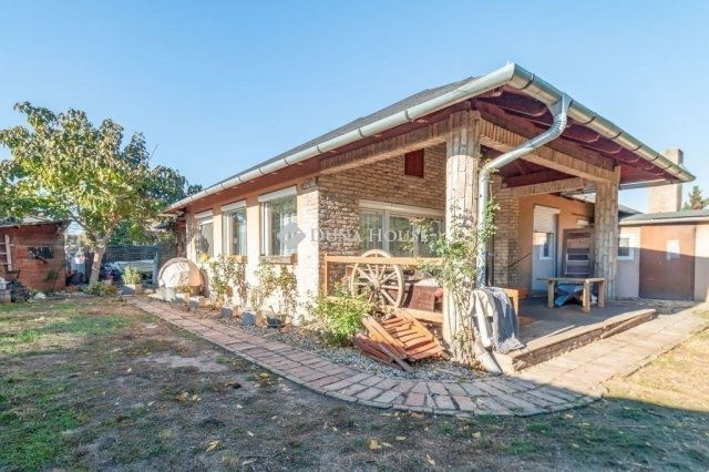 Eladó családi ház, Üllőn 119.9 M Ft, 5 szobás