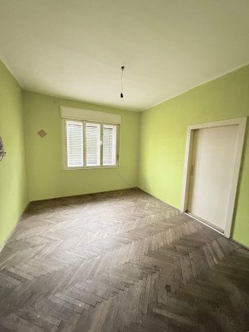 Eladó családi ház, Pécsett 44.9 M Ft, 3 szobás