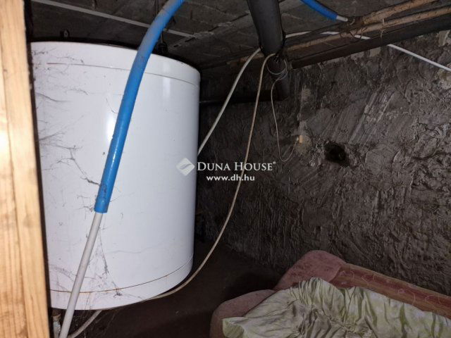Eladó családi ház, Csörögön 29.5 M Ft, 3 szobás