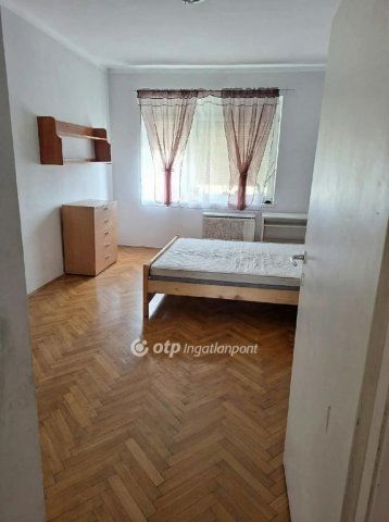 Eladó téglalakás, Pécsett 54.9 M Ft, 2+1 szobás