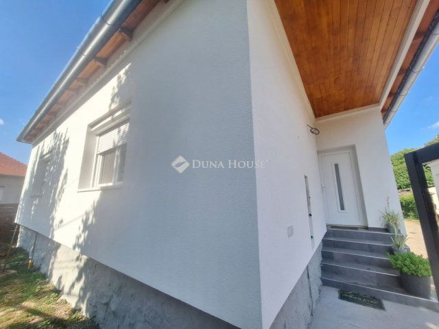 Eladó családi ház, Pellérden 72.9 M Ft, 3 szobás
