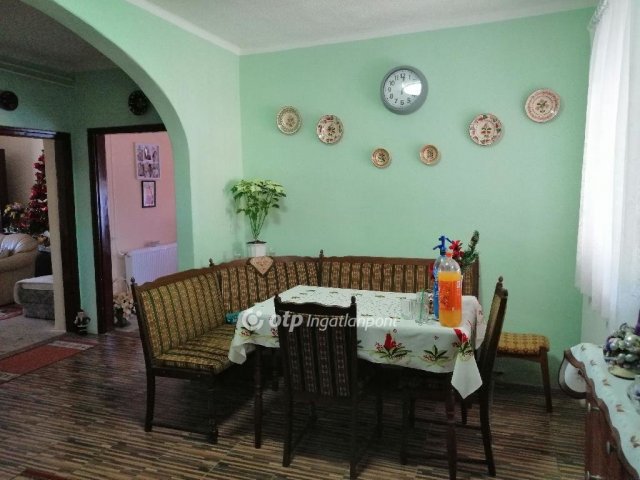 Eladó családi ház, Felsőszentmártonon 26.9 M Ft, 3+1 szobás