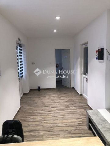 Eladó ipari ingatlan, Pilismaróton 89.99 M Ft