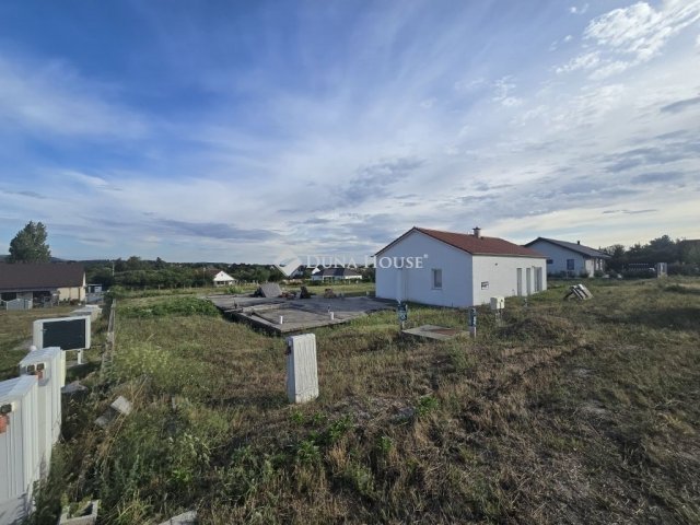 Eladó családi ház, Budajenőn 360 M Ft, 5 szobás