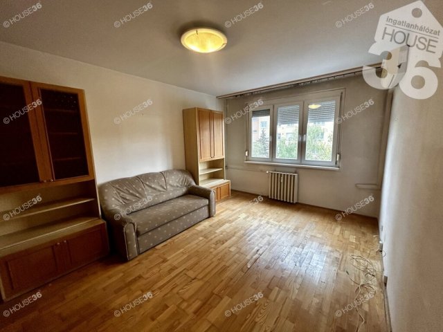 Eladó panellakás, Kecskeméten 44.9 M Ft, 2 szobás