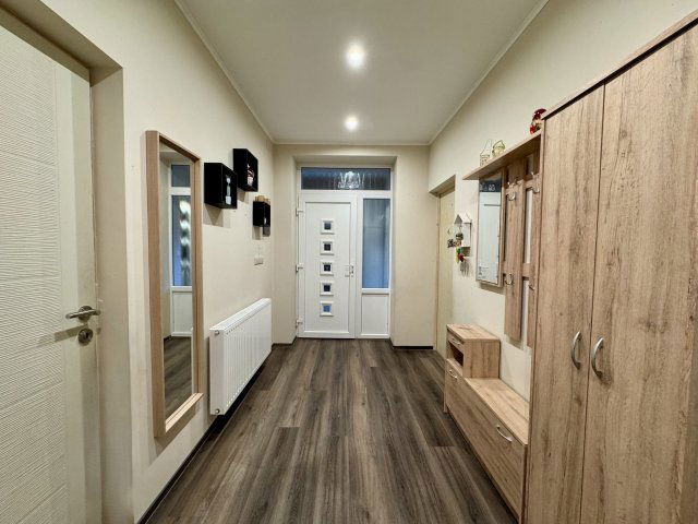 Eladó családi ház, Bazsiban 49.9 M Ft, 2+1 szobás