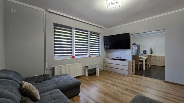 Eladó családi ház, Nagyvenyimen 0.08 M Ft, 3 szobás