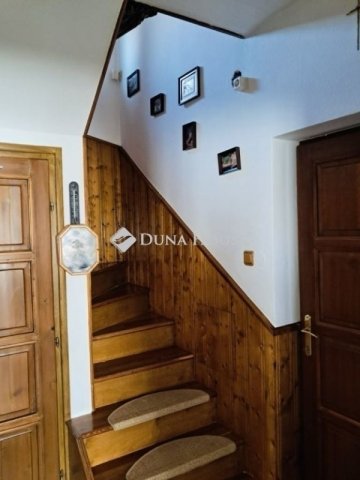 Eladó családi ház, Tárnokon 129 M Ft, 5 szobás