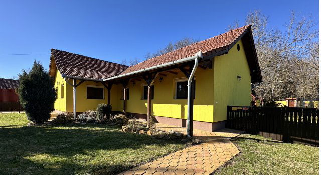 Eladó családi ház, Békéscsabán 155 M Ft, 6+3 szobás