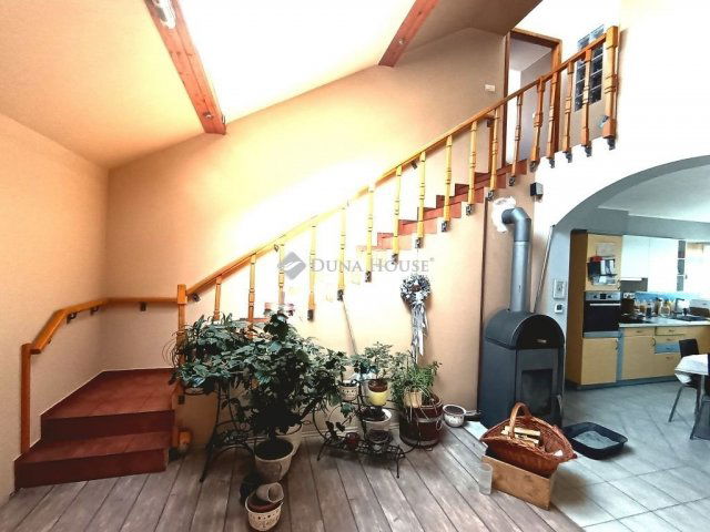 Eladó családi ház, Pilisen 59.9 M Ft, 4 szobás