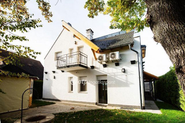Eladó családi ház, Balatonfűzfőn 184.9 M Ft, 3+1 szobás