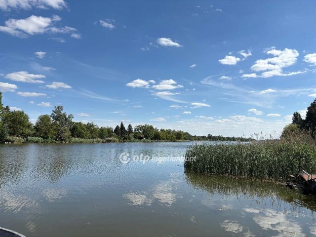 Eladó nyaraló, Szigetszentmártonban 39.9 M Ft, 1+1 szobás