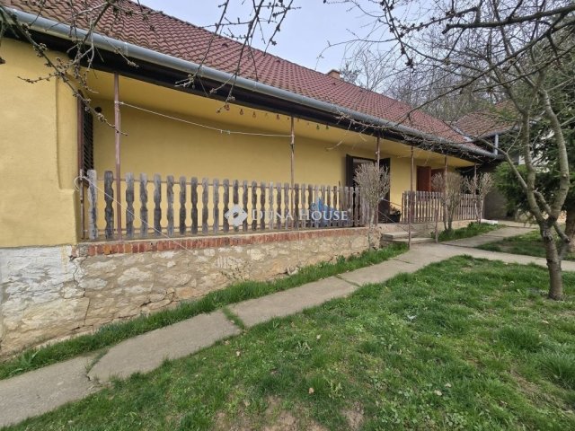 Eladó családi ház, Mecsekpölöskén 34.99 M Ft, 2 szobás