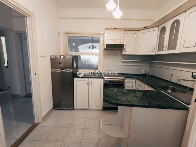 Kiadó téglalakás, albérlet, Mohácson 130 E Ft / hó, 1 szobás