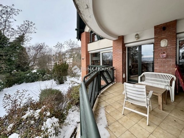 Eladó téglalakás, Pécsett 109 M Ft, 4 szobás