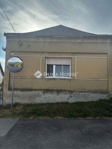 Eladó családi ház, Bakonyán 29.9 M Ft, 2 szobás
