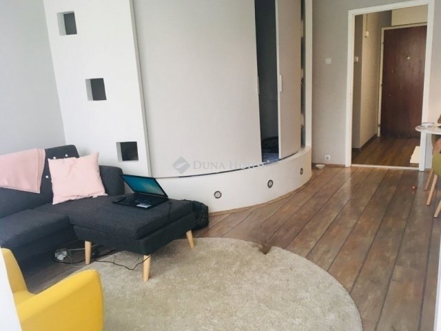 Eladó panellakás, Kecskeméten 37.5 M Ft, 1 szobás