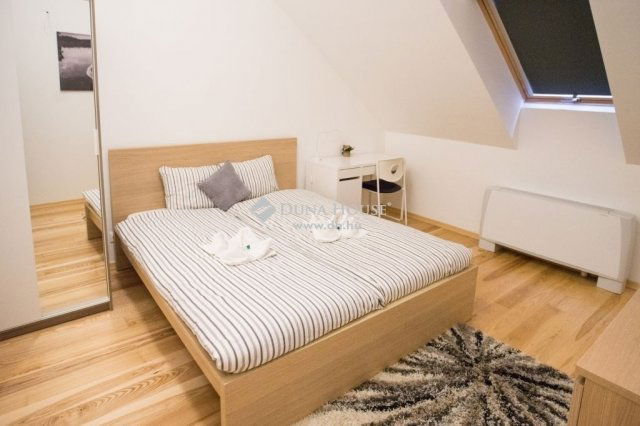 Eladó téglalakás, Budapesten, VII. kerületben 139 M Ft, 3 szobás