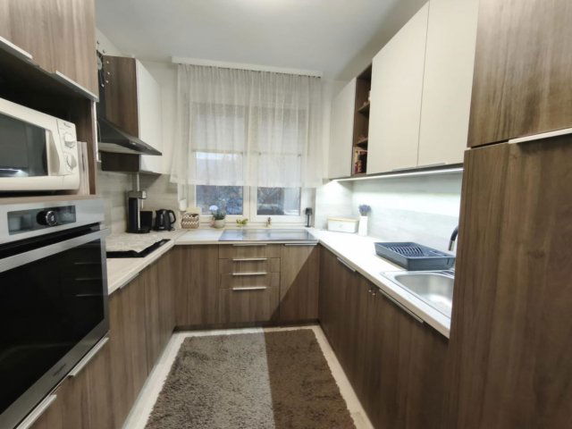 Eladó panellakás, Budapesten, III. kerületben 105 M Ft