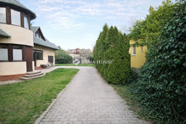 Eladó családi ház, Budapesten, III. kerületben 205 M Ft