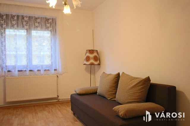 Kiadó téglalakás, albérlet, Békéscsabán 90 E Ft / hó