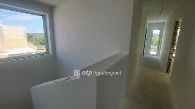 Eladó családi ház, Gödöllőn 159 M Ft, 4 szobás
