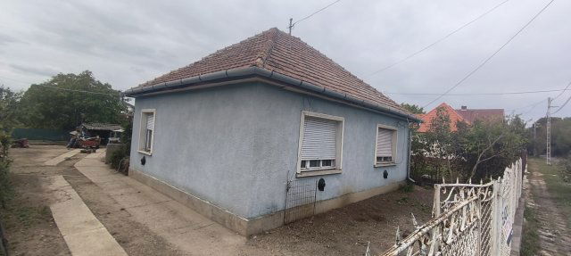 Eladó családi ház, Nagytarcsán 60 M Ft, 3+1 szobás