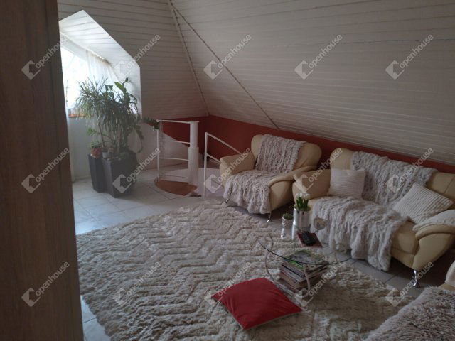 Eladó családi ház, Gyulán 69.9 M Ft, 5 szobás