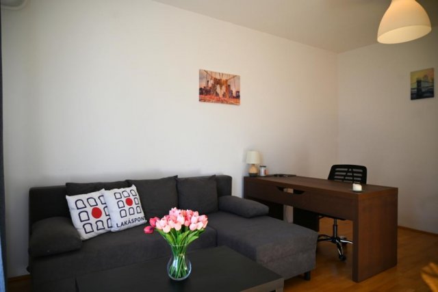Eladó téglalakás, Budapesten, III. kerületben, Jós utcában