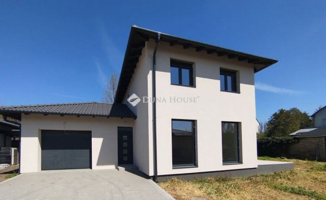 Eladó családi ház, Székesfehérvárott 144.9 M Ft, 5 szobás