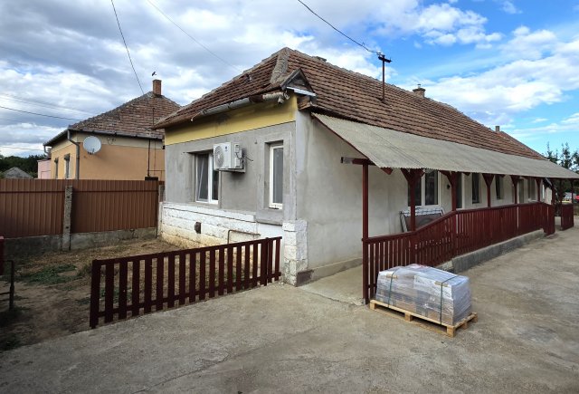 Eladó családi ház, Rakamazon 22.9 M Ft, 2 szobás