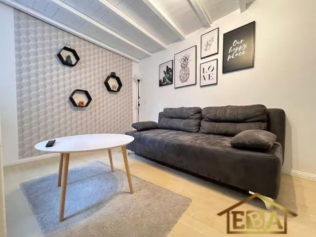 Kiadó téglalakás, albérlet, VI. kerületben, Nagymező utcában