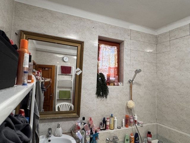 Eladó családi ház, Budapesten, III. kerületben 149.9 M Ft