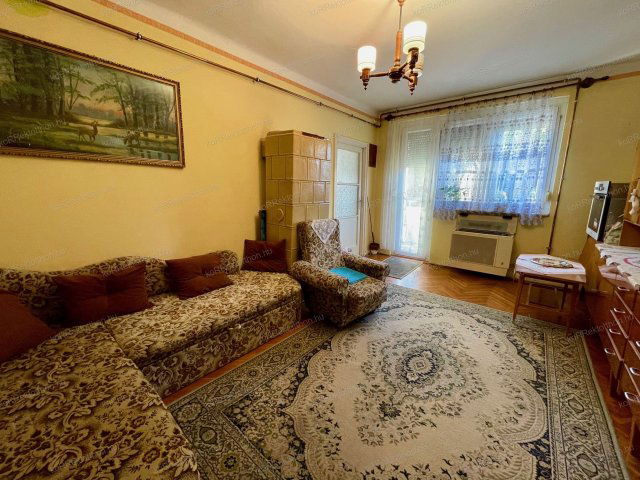 Eladó téglalakás, Jászberényben 33 M Ft, 1+1 szobás